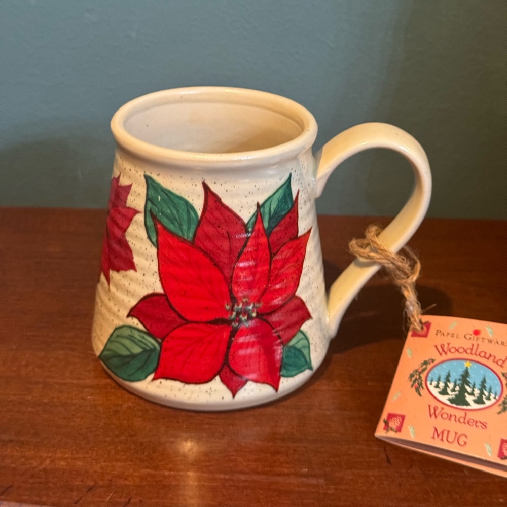 NWT Papel Giftware Mug Coffee Tea Poinsettia Christmas Woodland Wonders